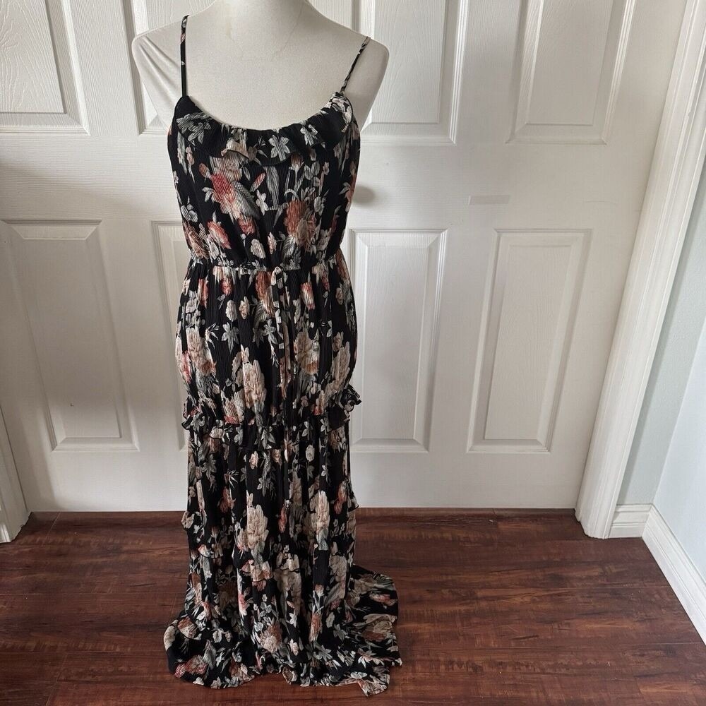 Black Floral Maxi Dress S Tiered Ruffle Crinkle Cottagecore Boho Forever 21